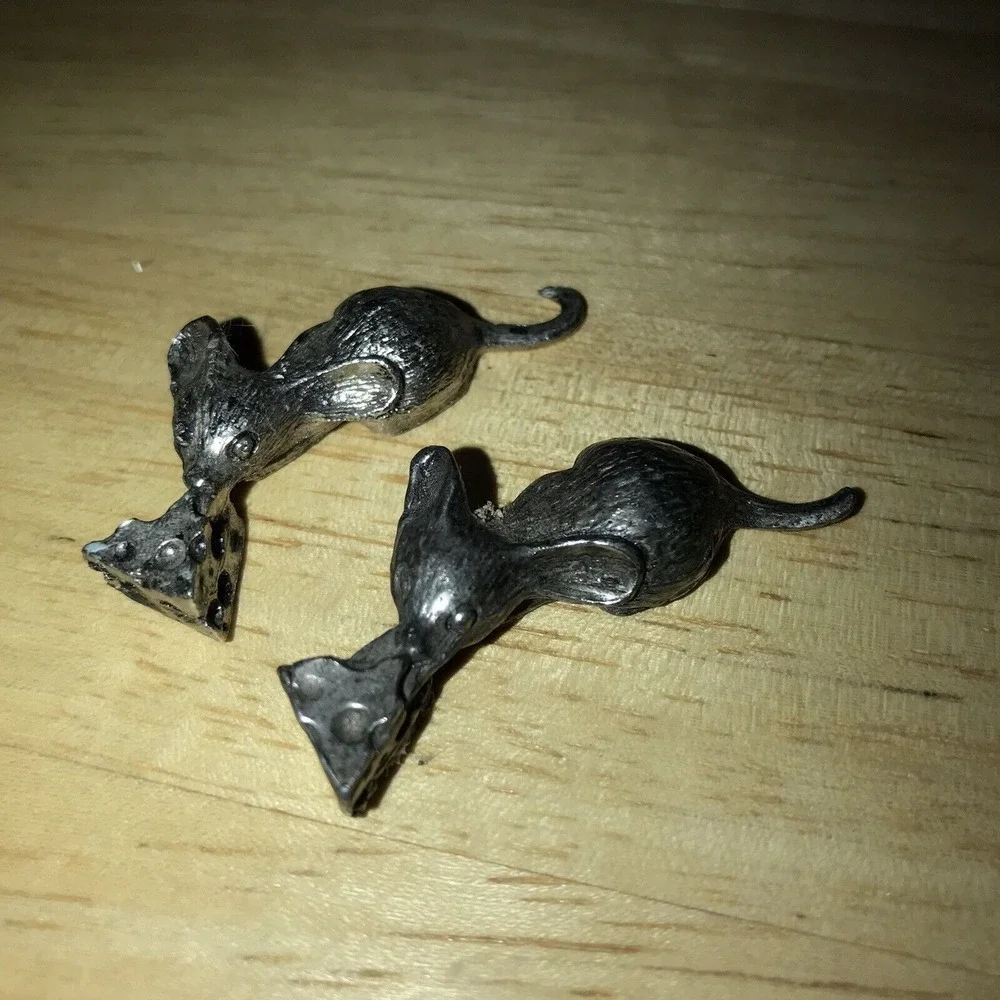 2 MINIATURE - PEWTER FIGURINE - RAT / MOUSE / MICE - EATING SWISS CHEESE